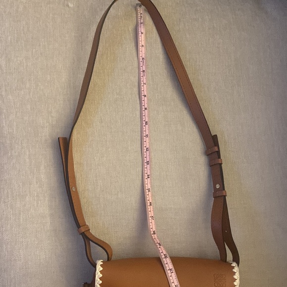 NWT Loewe Gate crochet Tan Leather crescent shape Bobo Handbag - Picture 9 of 9